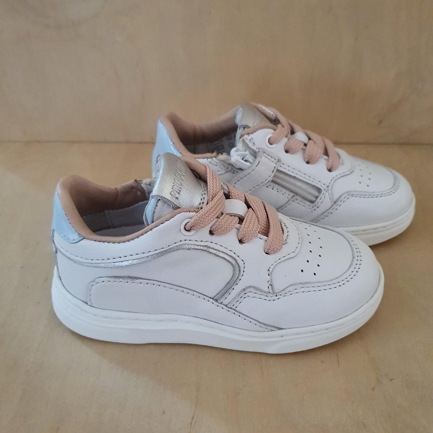 lage sneaker - wit, lichtroze en lichtblauw