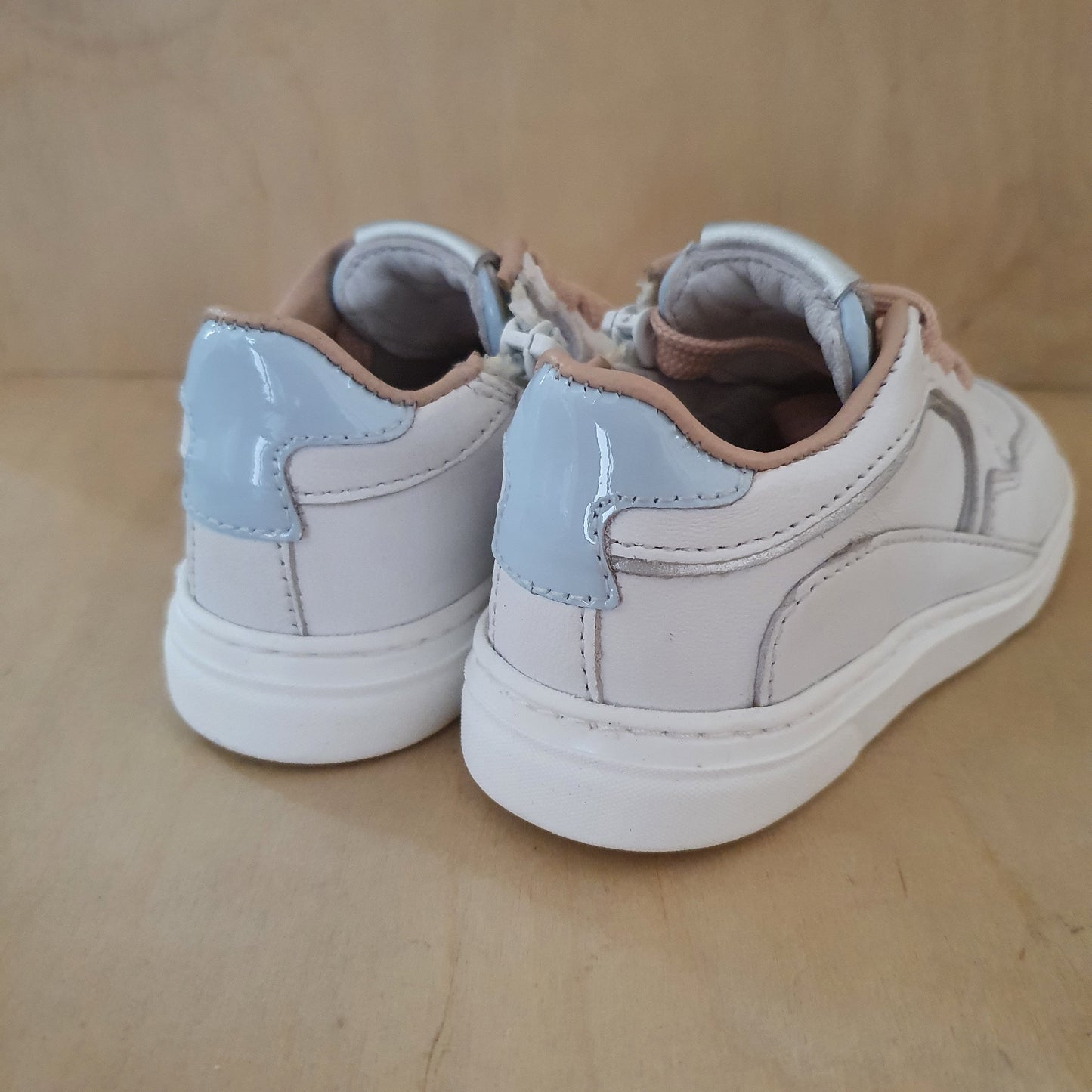 lage sneaker - wit, lichtroze en lichtblauw