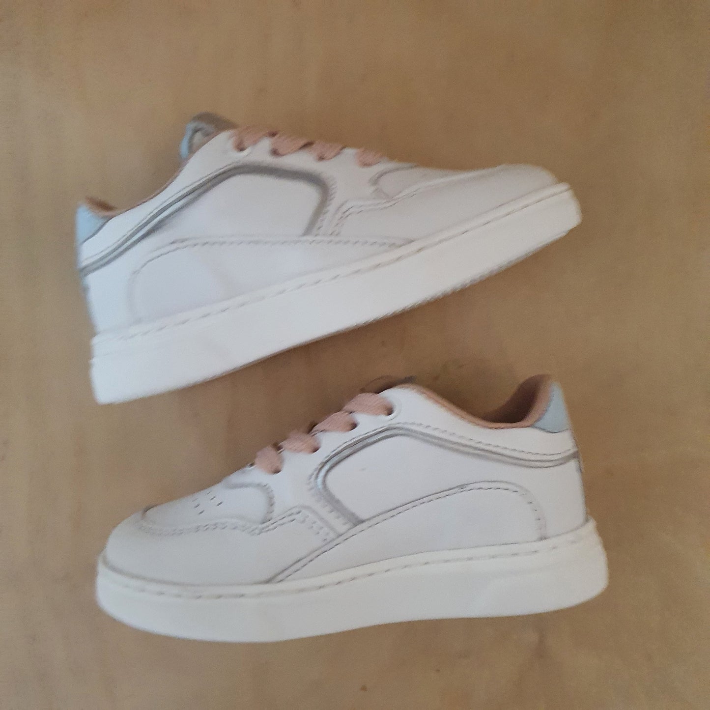 lage sneaker - wit, lichtroze en lichtblauw