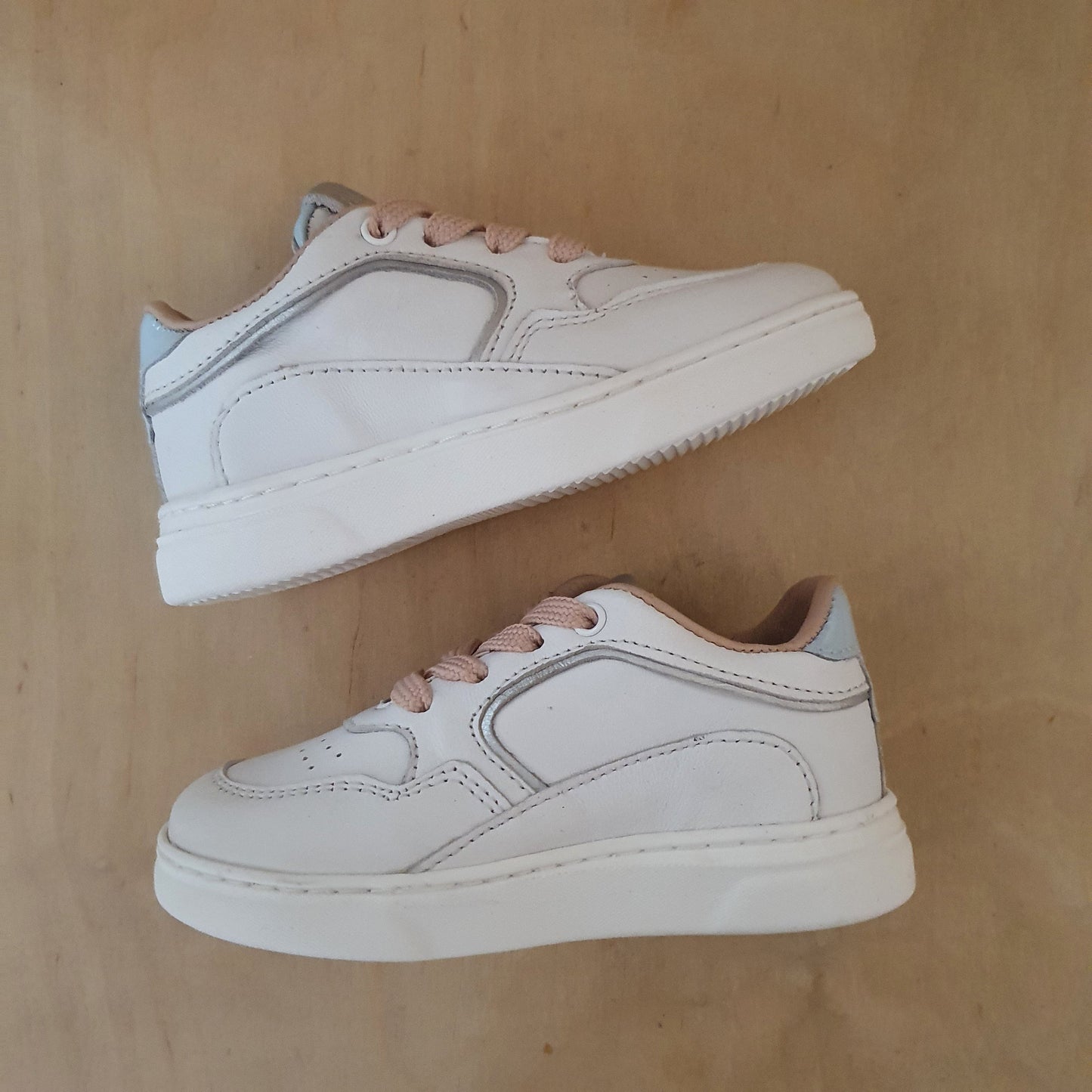 lage sneaker - wit, lichtroze en lichtblauw