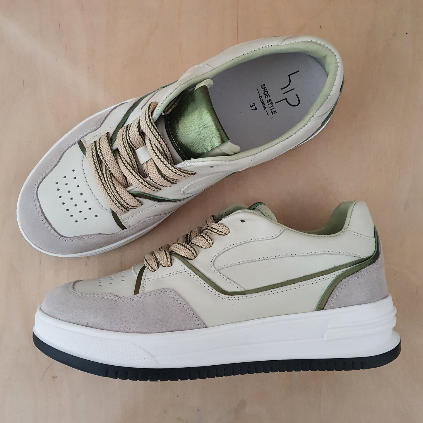 HIP - damessneaker - suède ivoor / groene details