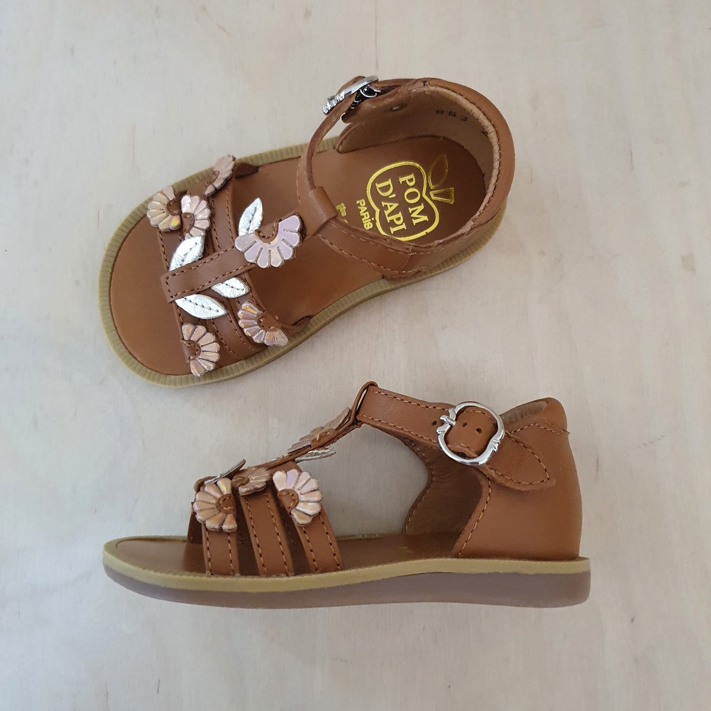 POM D'API - stapsandaal - poppy daisy camel / multi rosé