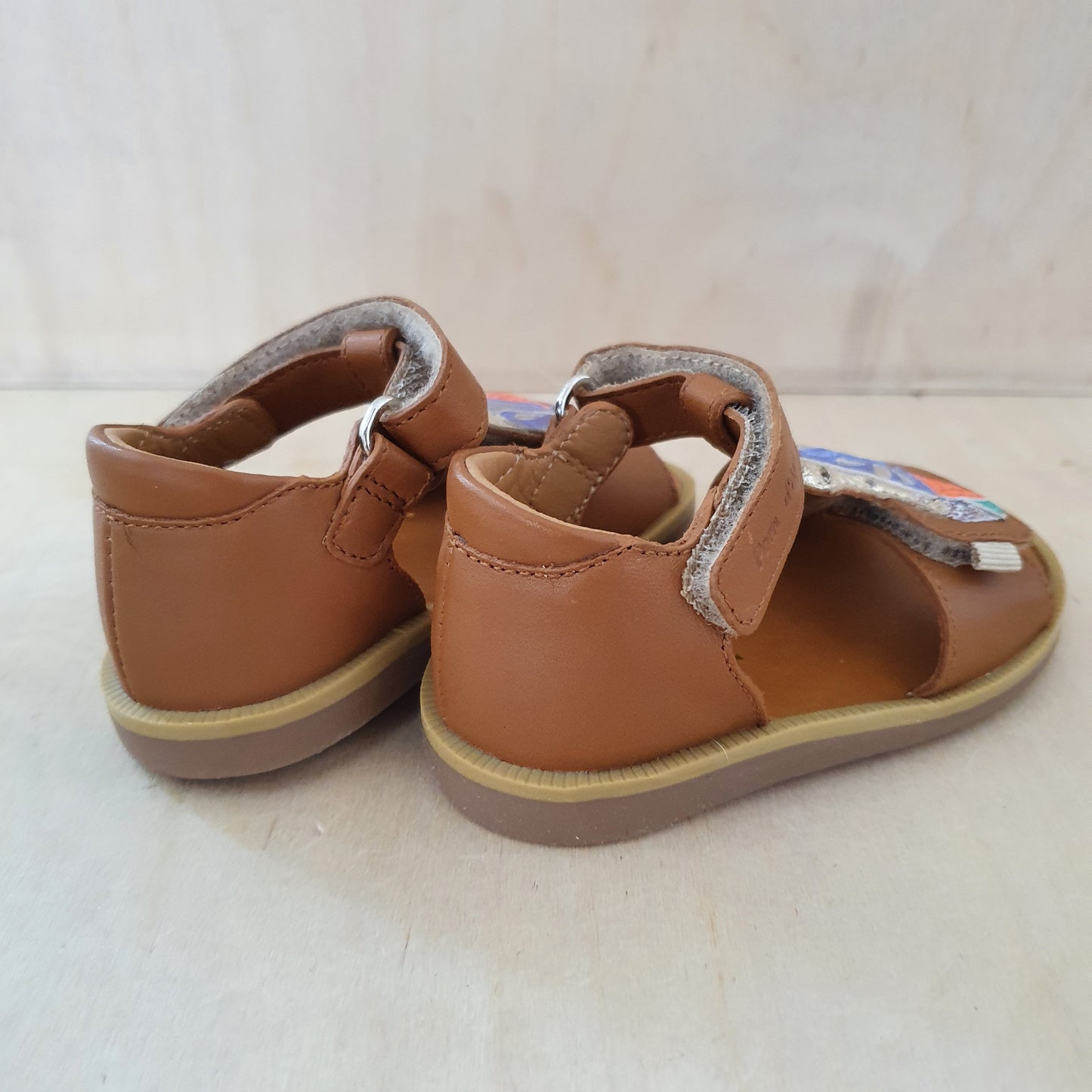 POM D'API - stapsandaal - poppy papillon - nappa camel multi