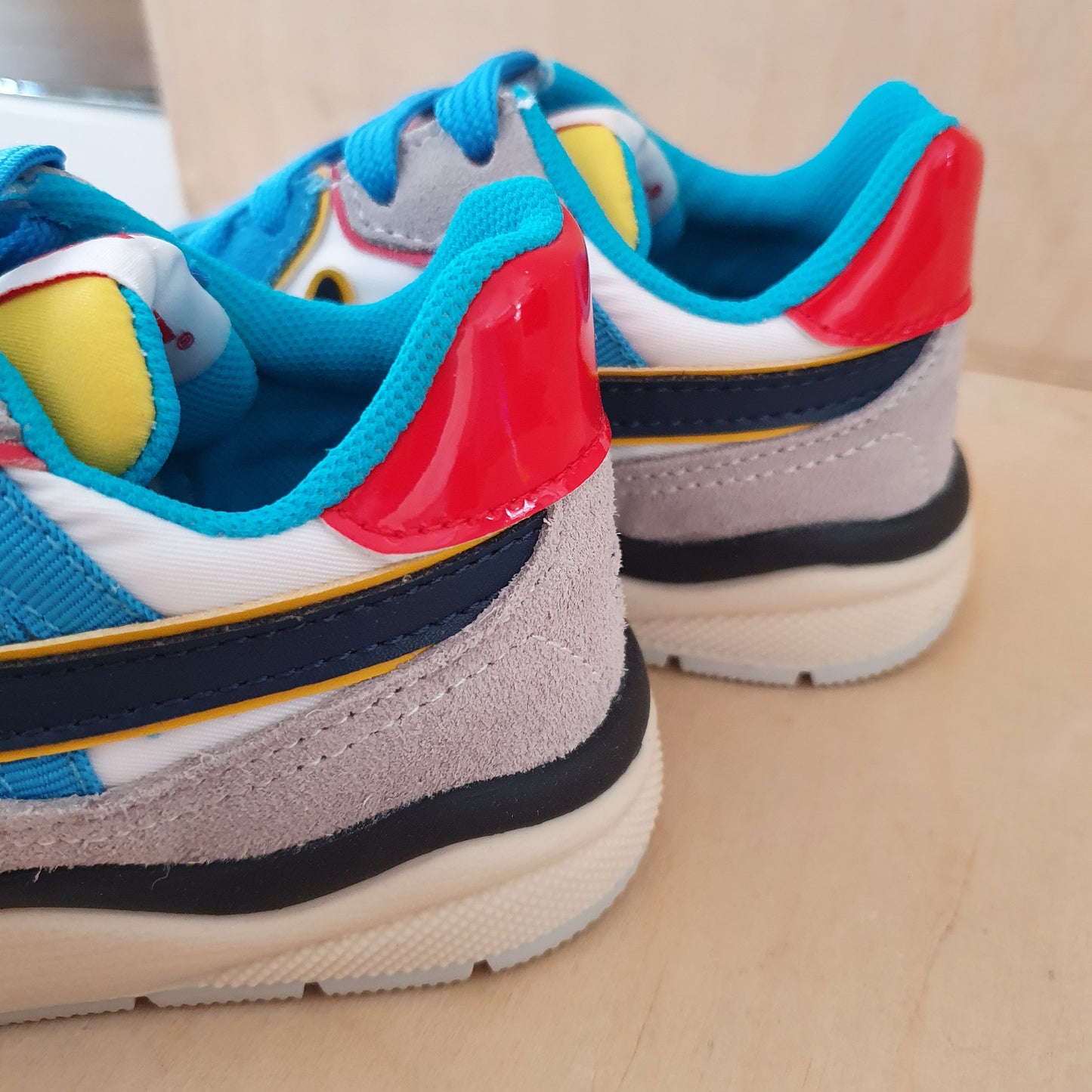 W6YZ - runner breeze - blue multi