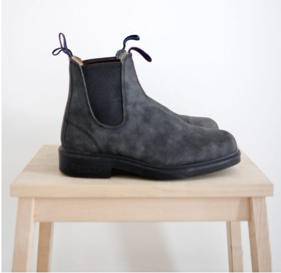 #587 rustic black - adult