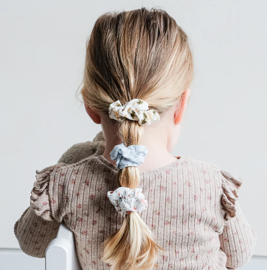 MIMI & LULA - blossom floral scrunchies