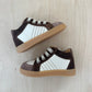 stapsneaker caterpillar - brown