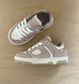sneaker zachtroze, glittersteentjes, goud