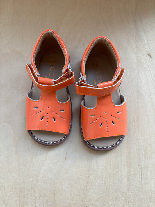 Confetti sandaal perfo lakleder naranja
