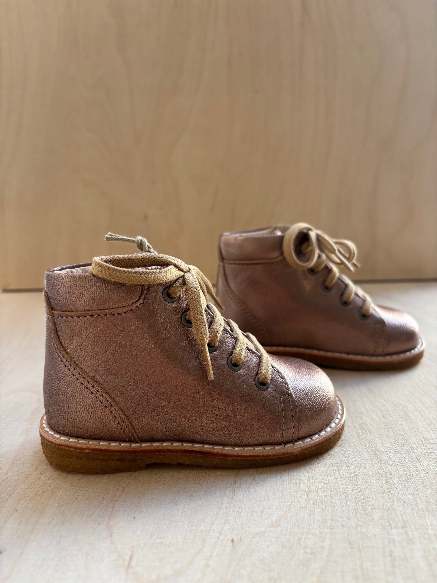 Angulus veterbottine rose leather