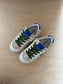 sneaker - wit groene streep, blauwe hiel