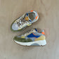 runner - mazaru grijs/blauw fluo oranje
