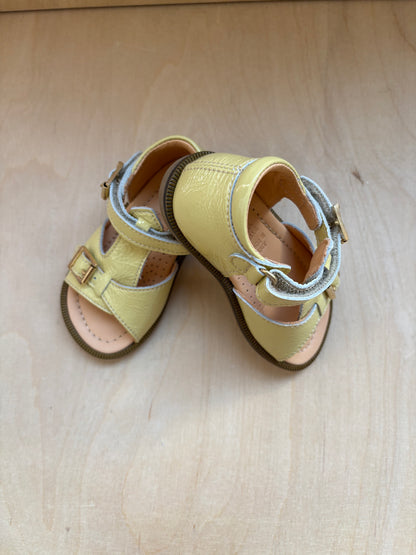 Ocra eerste stapsandaal lime