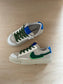 sneaker - wit groene streep, blauwe hiel