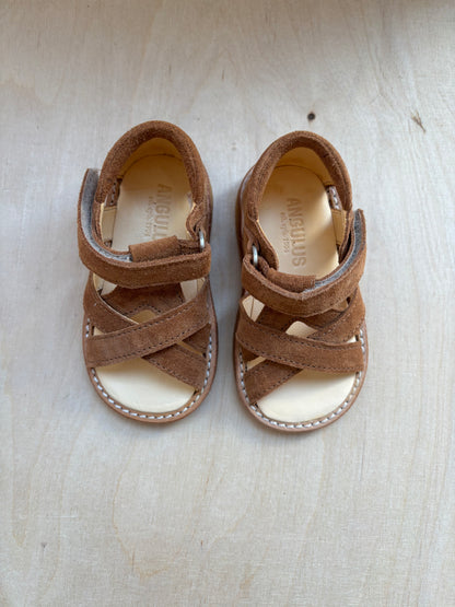 Angulus stapsandaal met gesp cognac