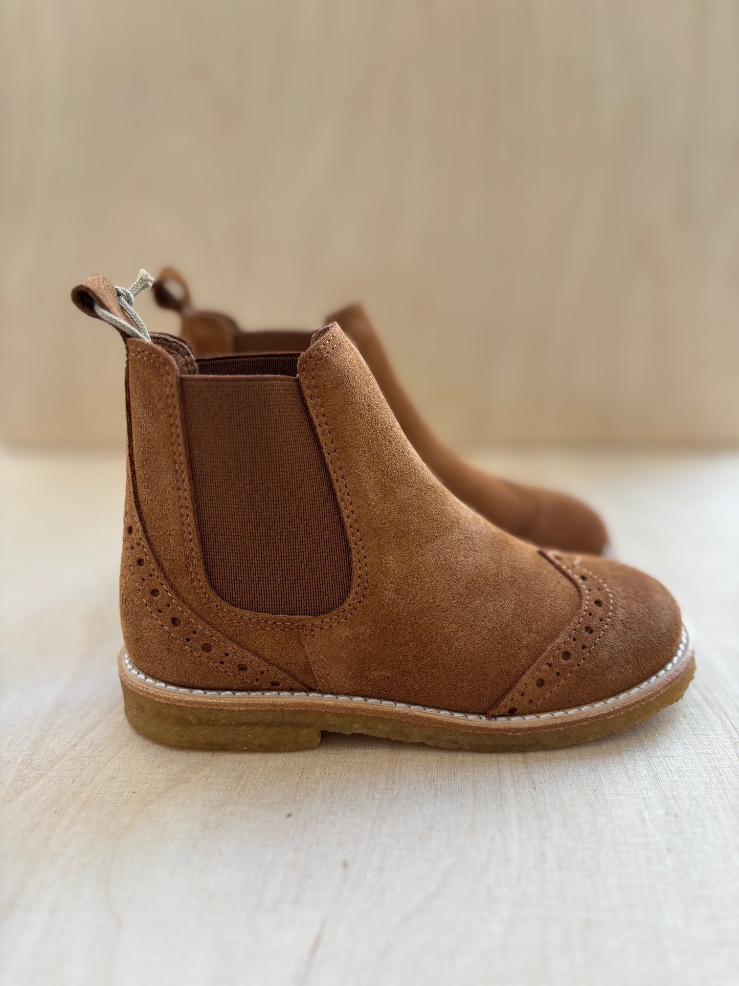 Angulus - chelsea boot lace pattern - cognac