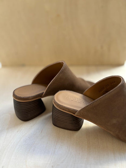 Angulus dames slip in sandaal bruin met hak