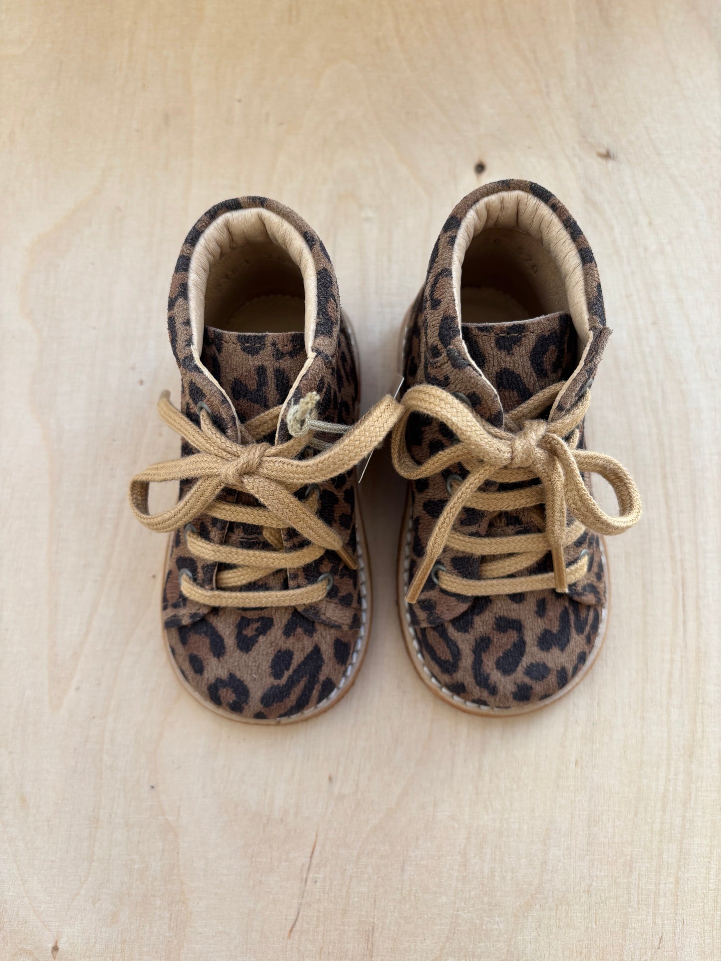 Angulus veterbottine leopard