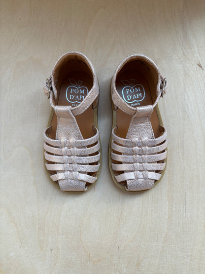Pom d'api stapsandaal poppy metal nude