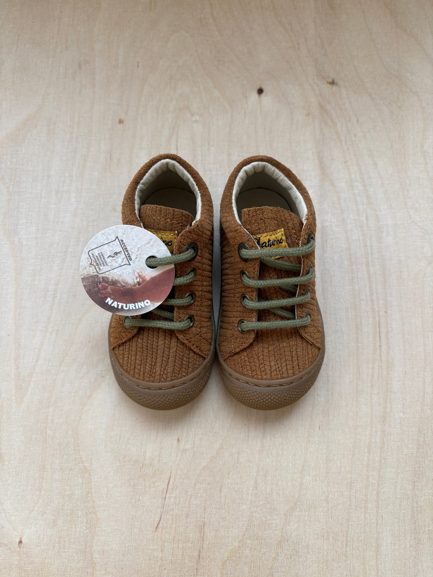 Naturino cocoon woven brown - sand groene veters