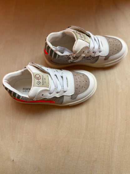 Rondinella eerste sneaker streepjes - rood detail