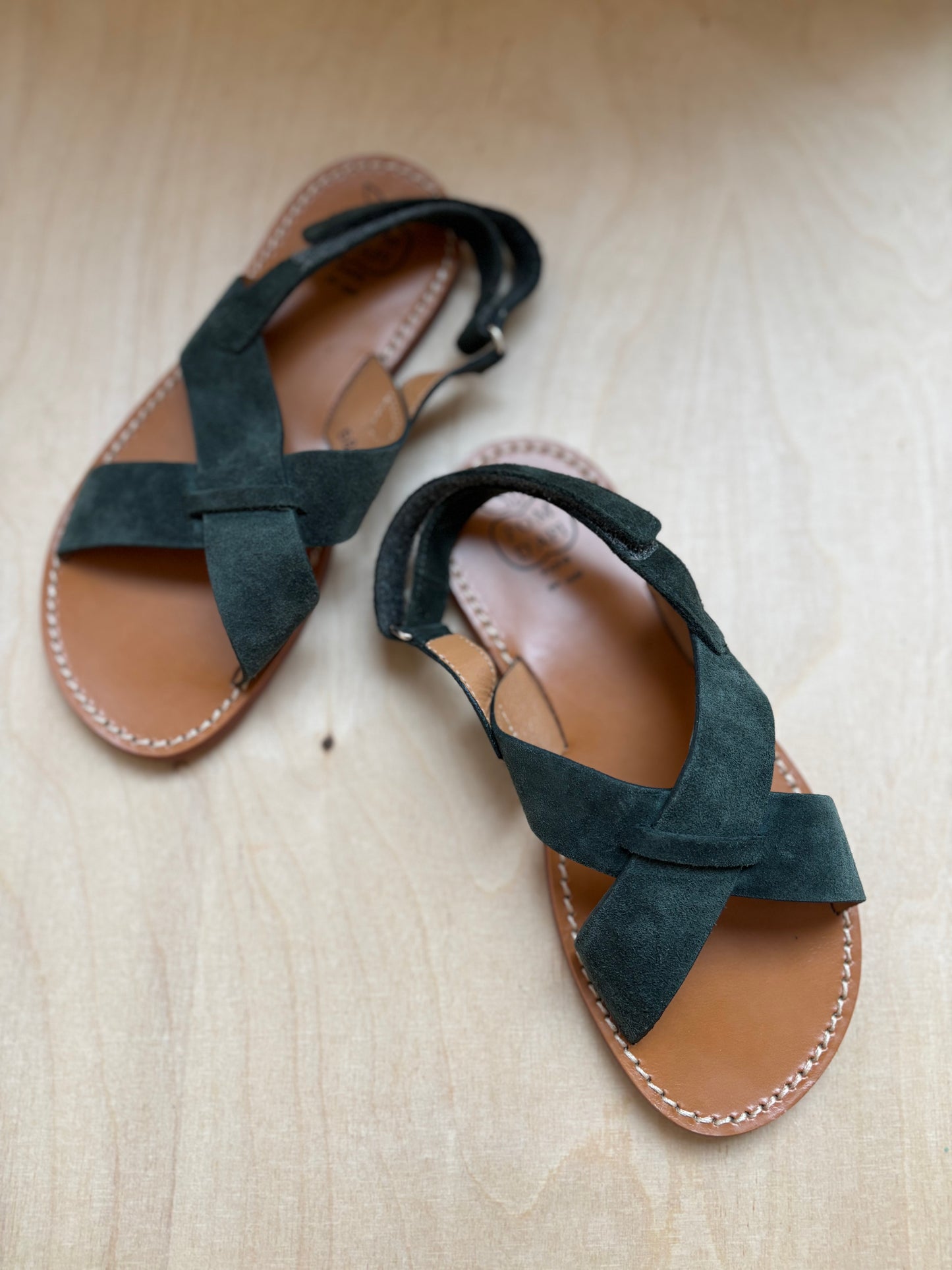 Pom d'api sandaal plage stitch cross velours groen