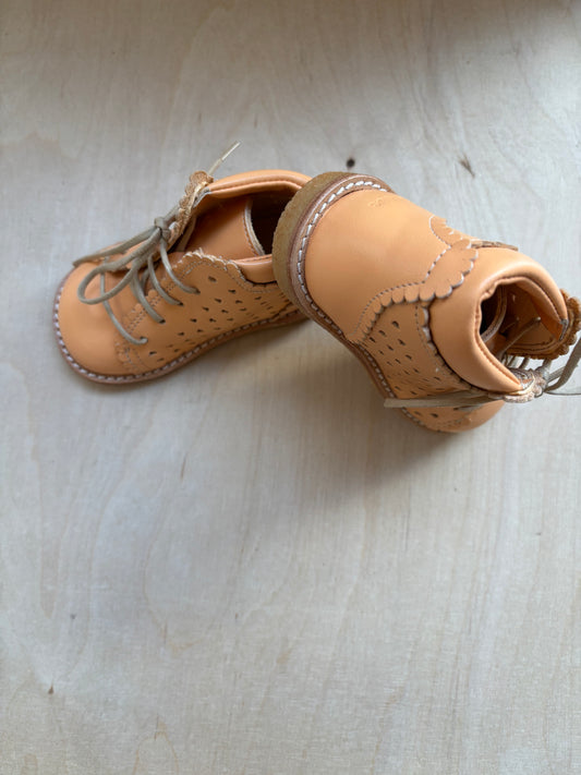 Angulus stapschoentje abricot