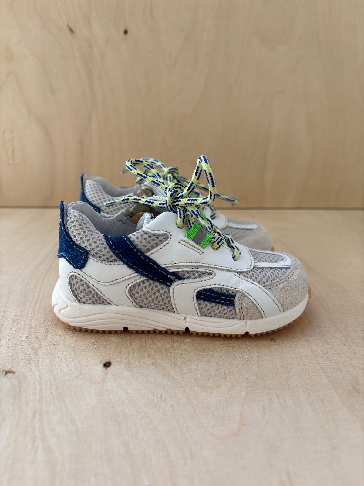 Romagnoli eerste runner blauw wit grijs