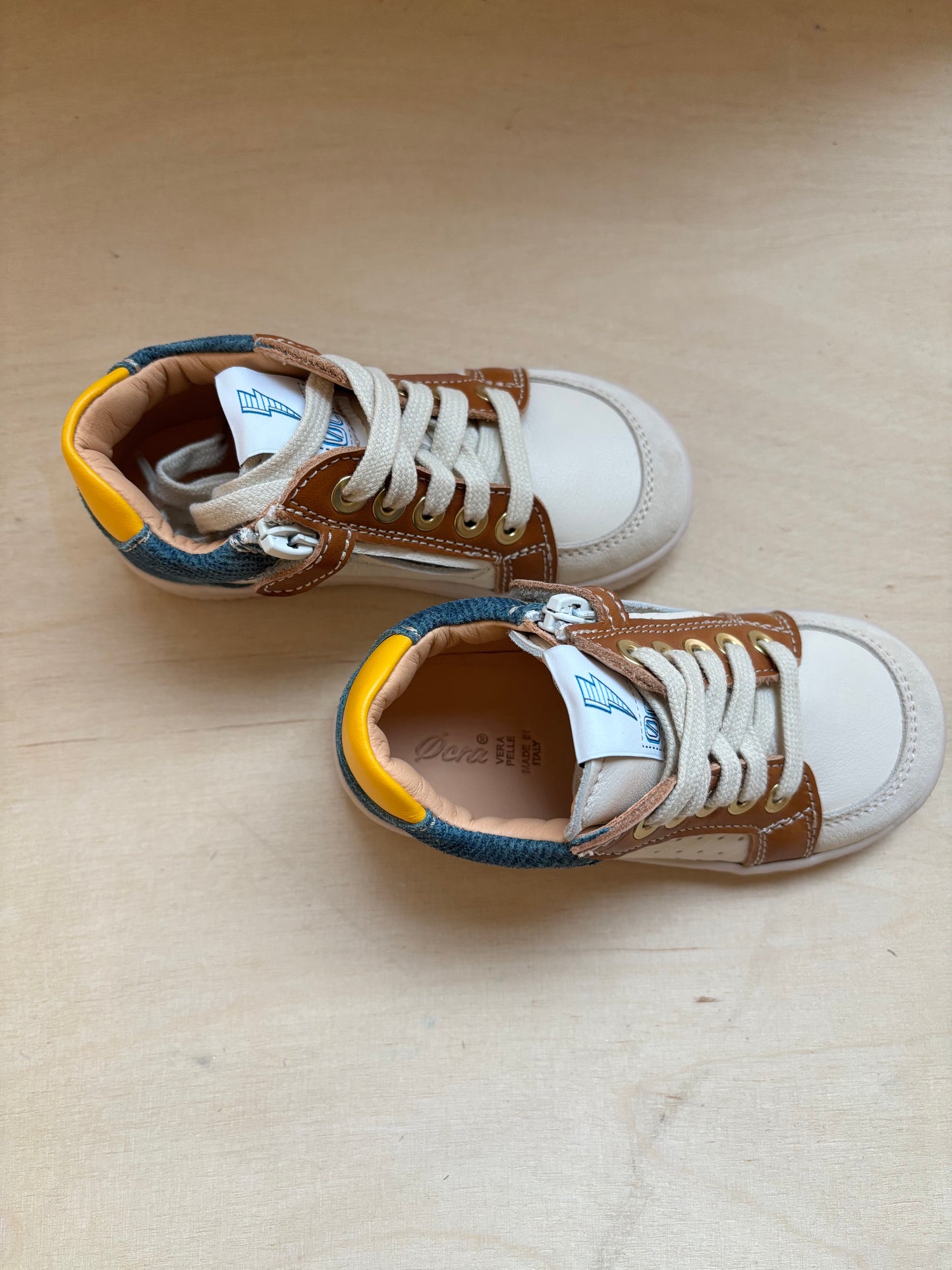 Ocra eerste stapper sneaker ron geel bruin