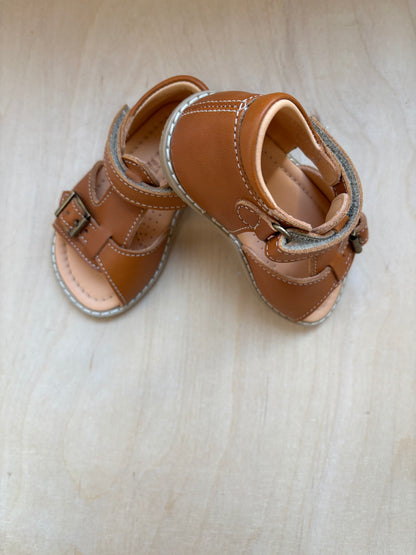 Ocra eerste stap sandaaltje bruin leder