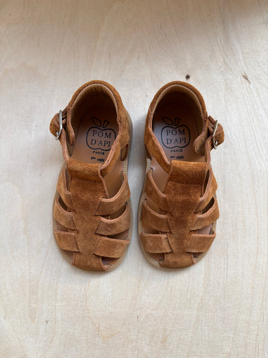 Pom d'api stapsandaal poppy daddy velours caramel