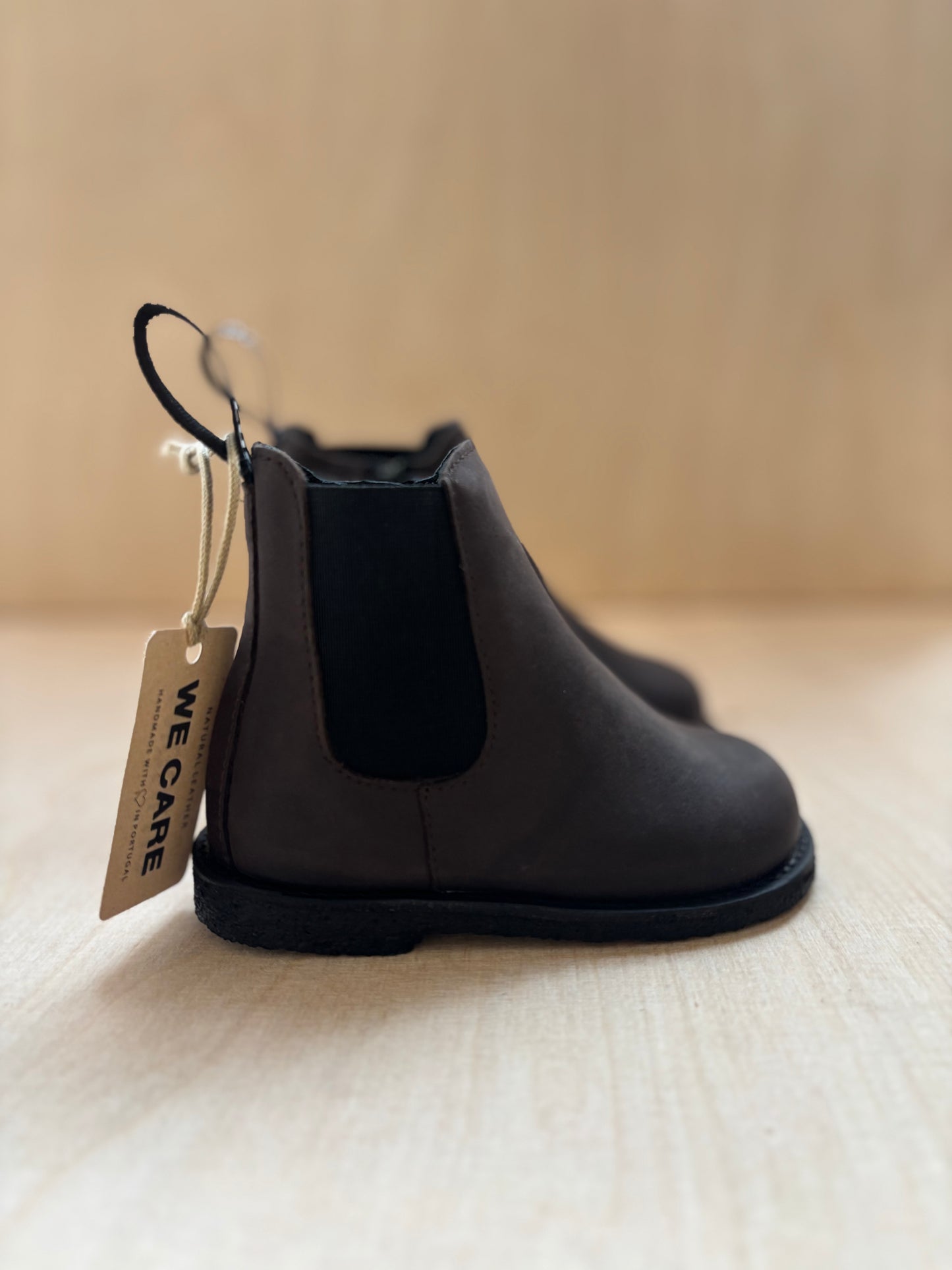 Angulus - beginner's chelsea boot - logotap - dark brown