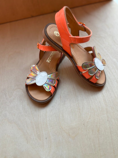 Rondinellla sandaal coraal bloem