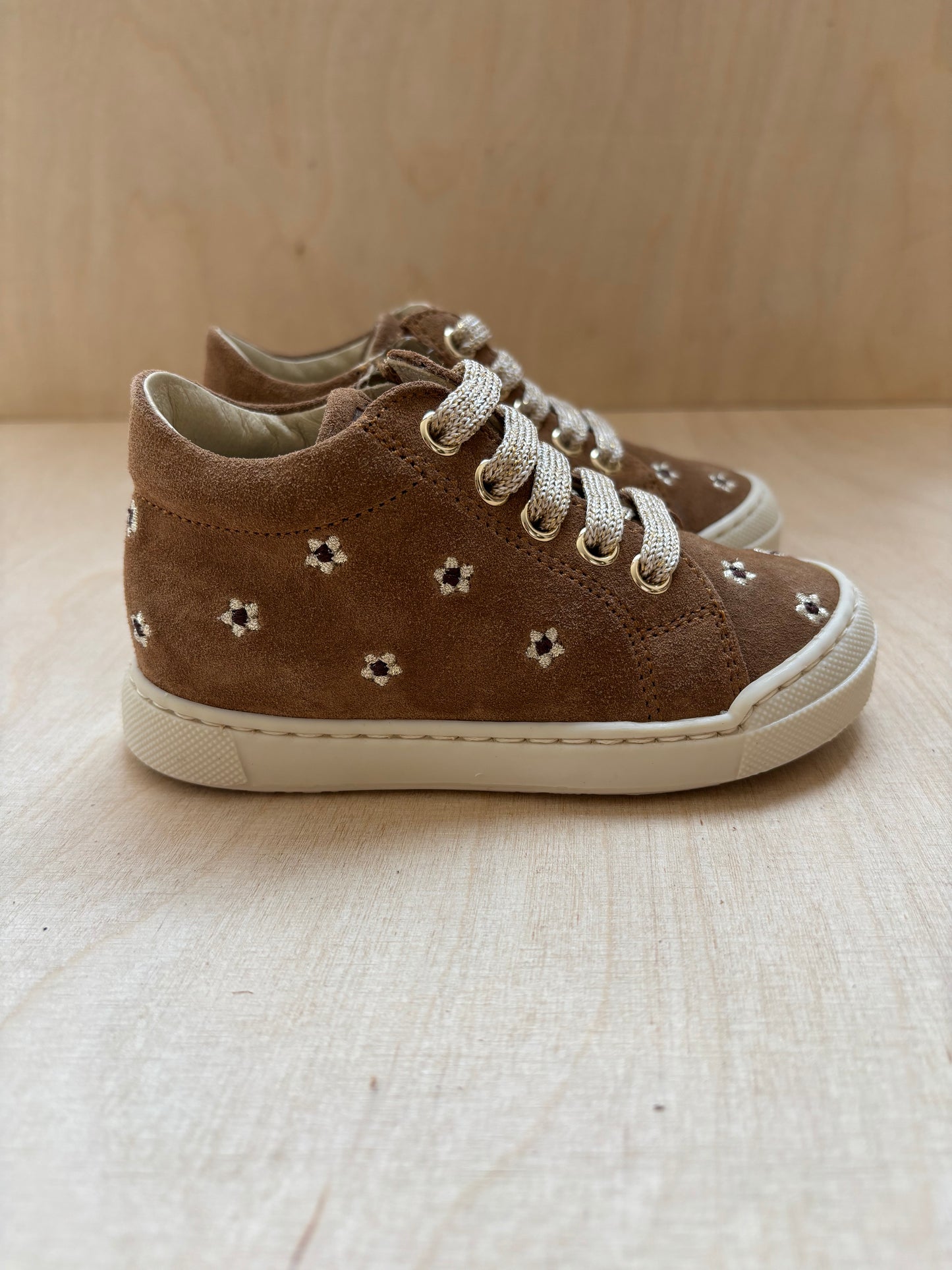 Falcotto eerste stap sneakertje daisies suede brown