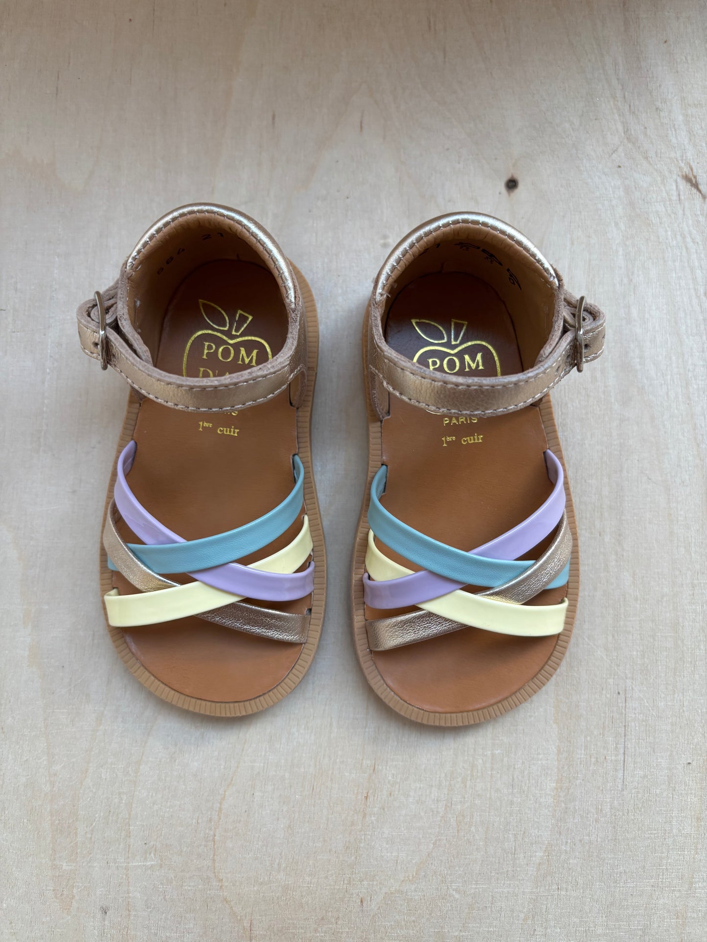 Pom d'api stapsandaal multi