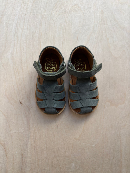 Pom d'api eerste gesloten sandaal poppy daddy velours kaki