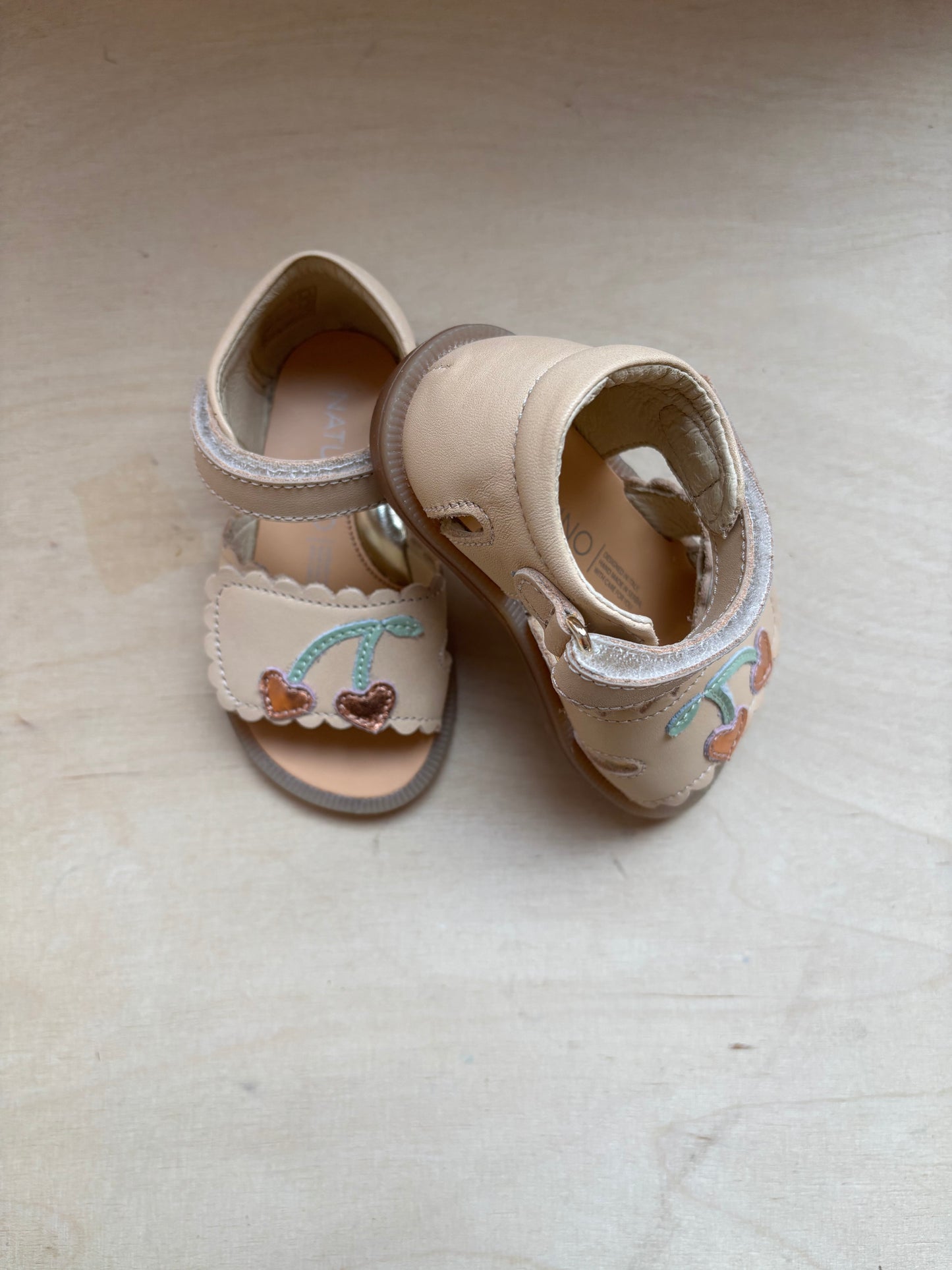 Naturino sandaal vanilla cherry