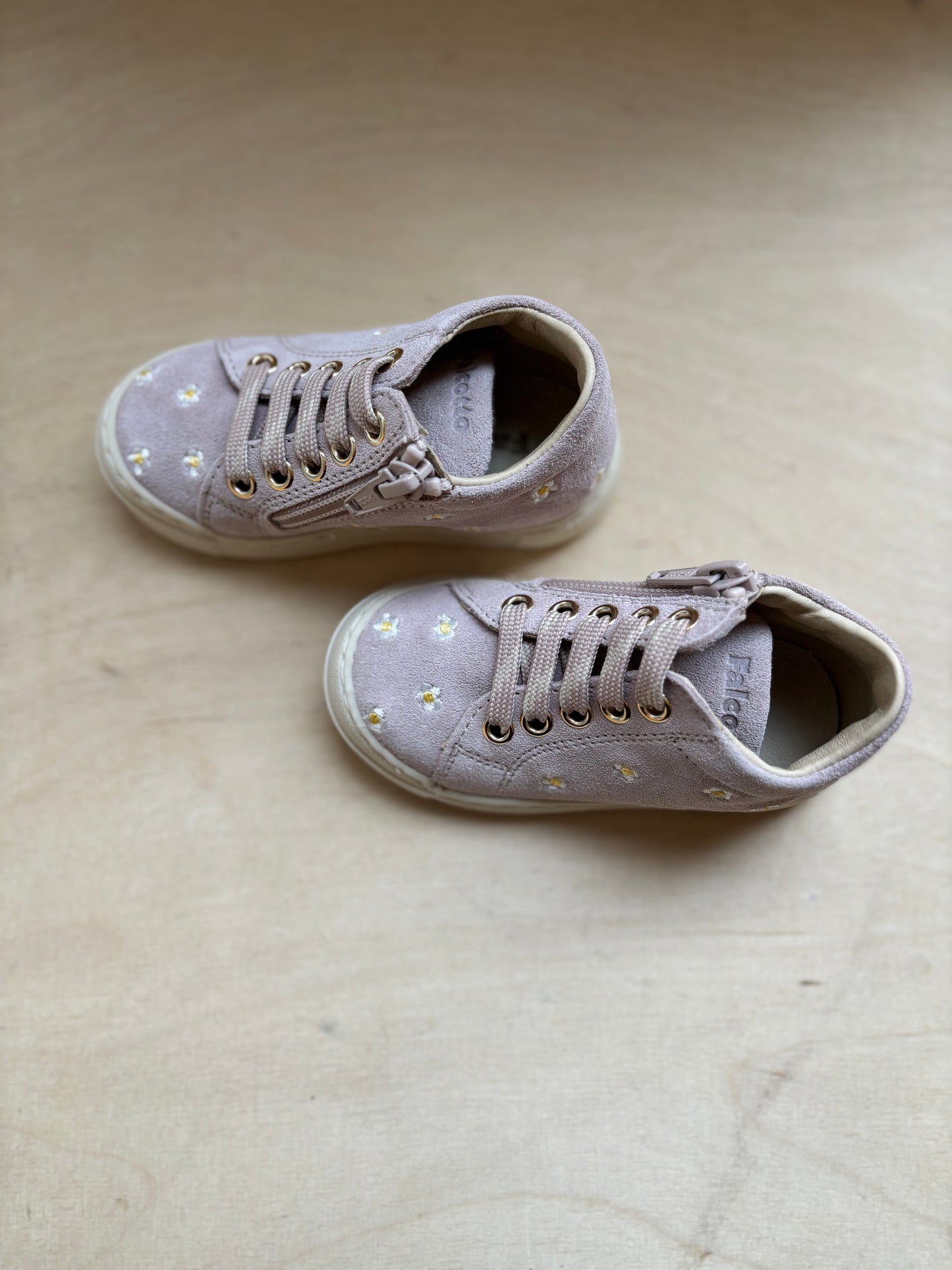 Falcotto suede daisies