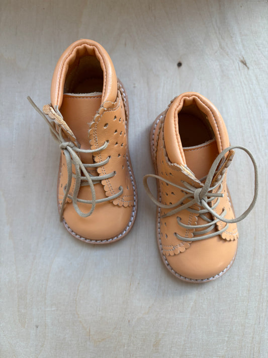 Angulus stapschoentje abricot