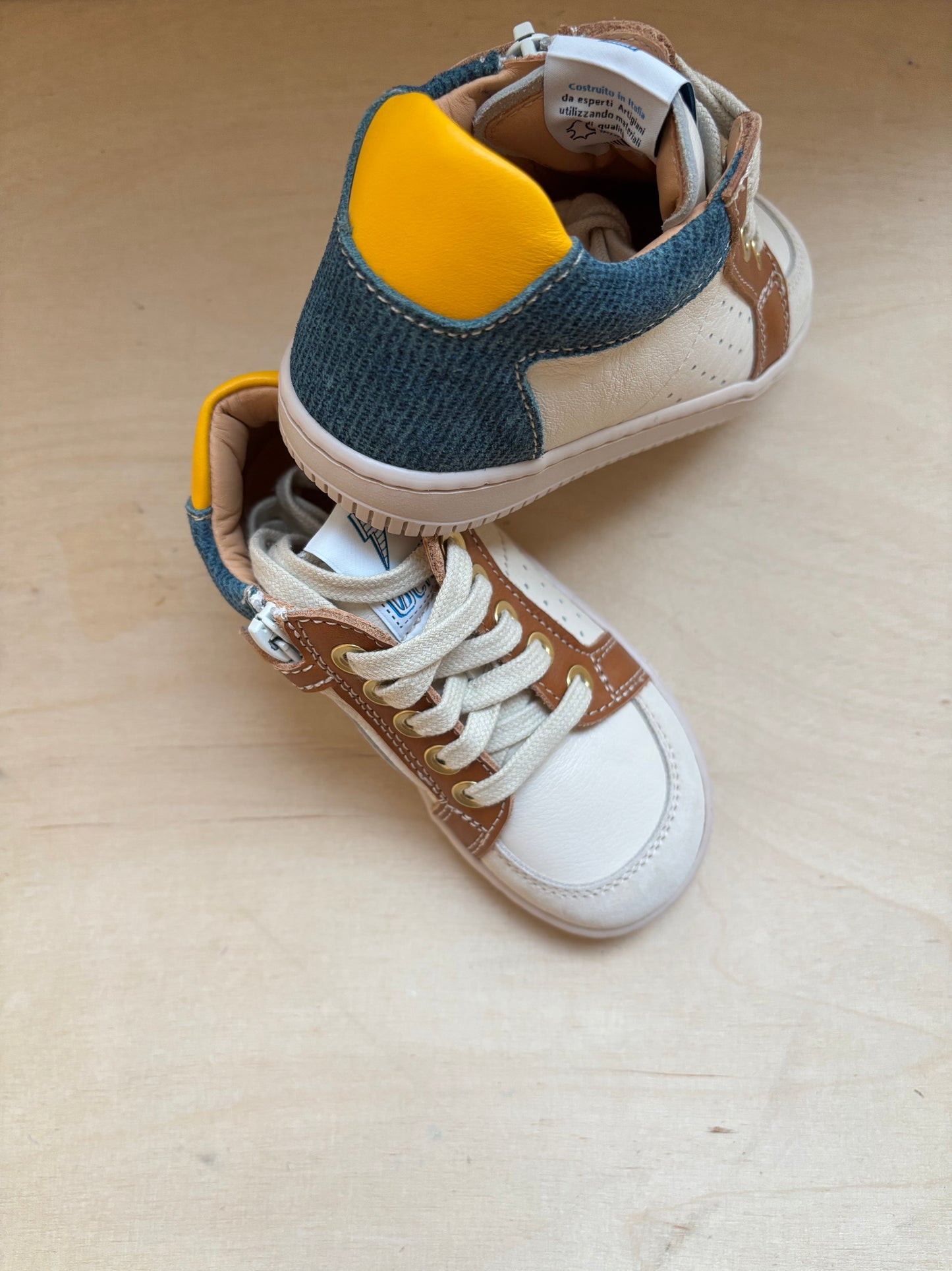 Ocra eerste stapper sneaker ron geel bruin