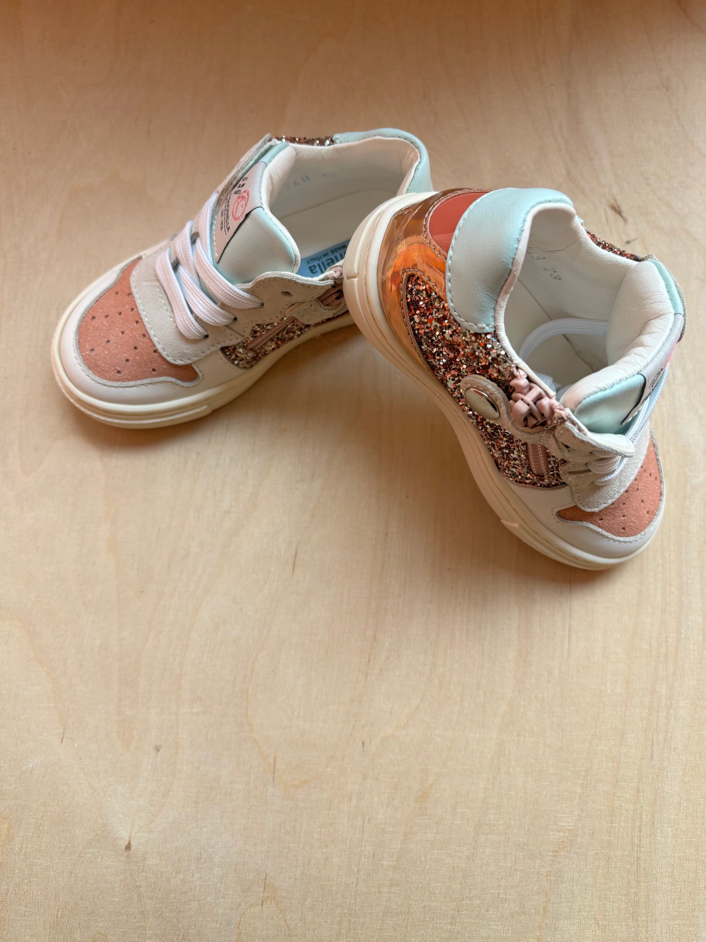 Rondinella eerste sneaker glitter roze