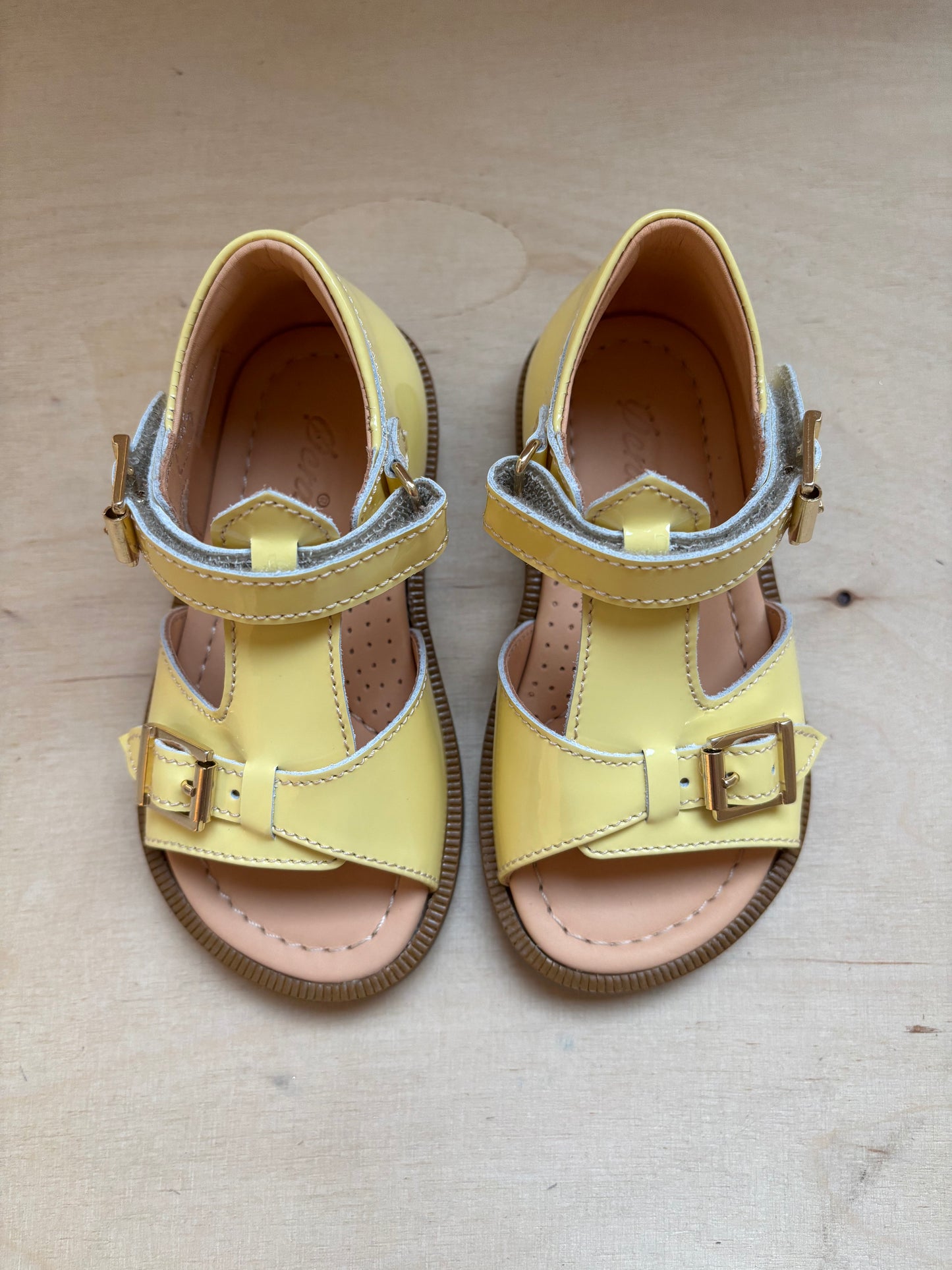 Ocra sandaal billie cedro