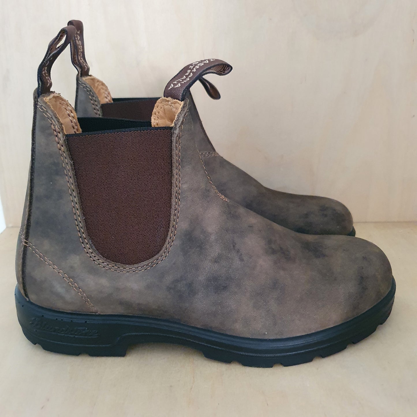 #565 rustic brown - kids