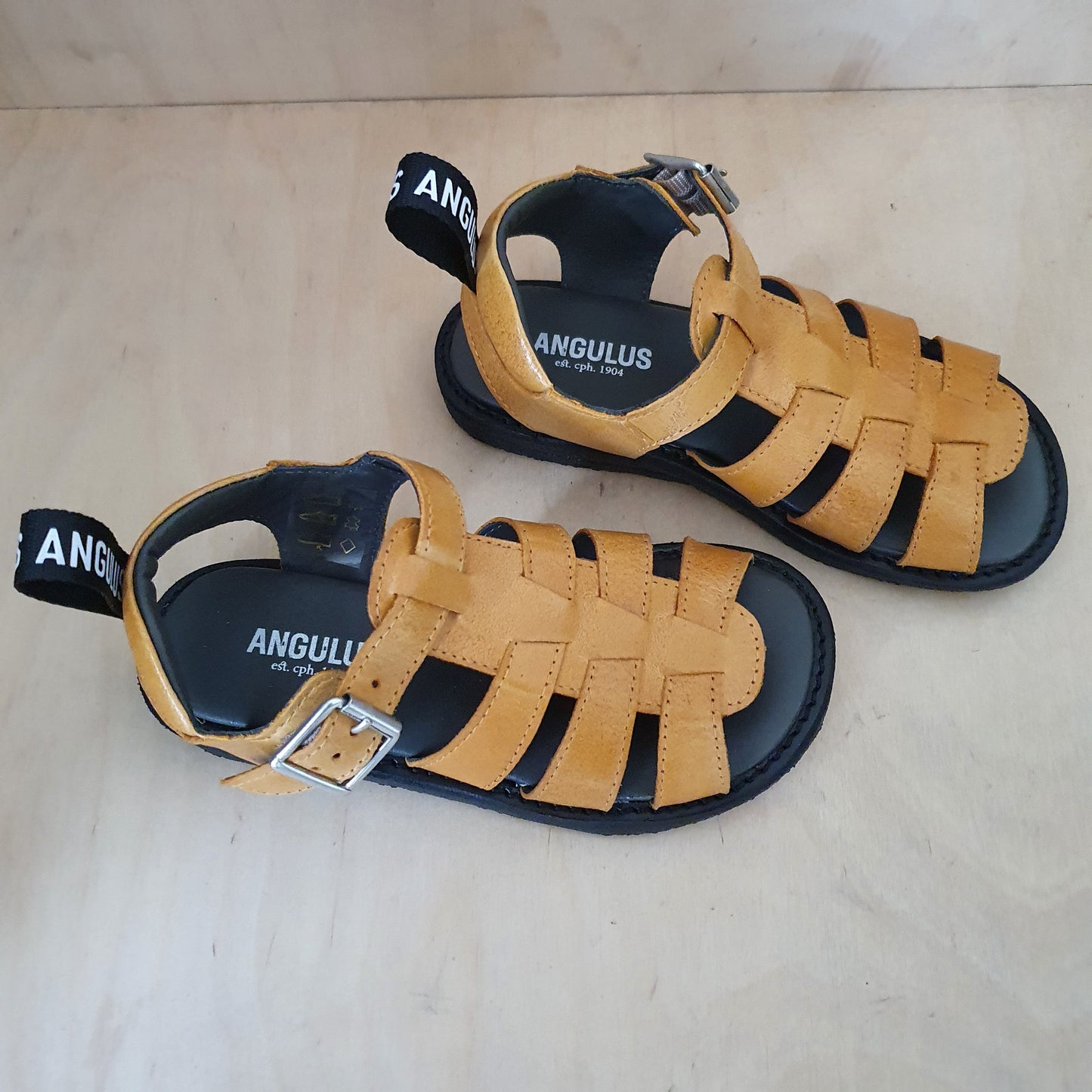 ANGULUS - sandaal met gesp - geel, zwarte zool