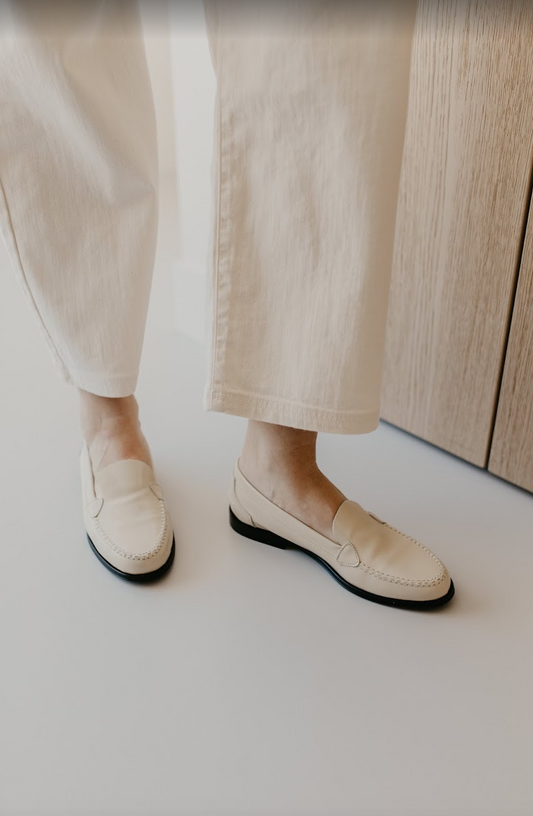 CONFETTI - dames loafer - beige lakleder